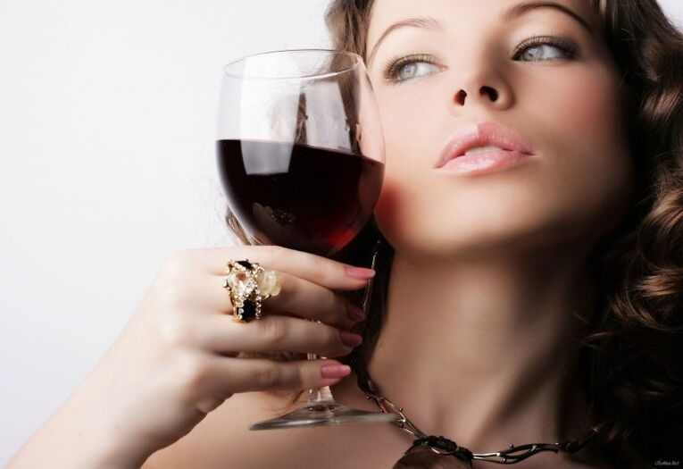 Bogata kobieta jest również podatna na alkoholizm